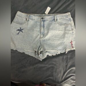 Size XXL Starting Bid $10